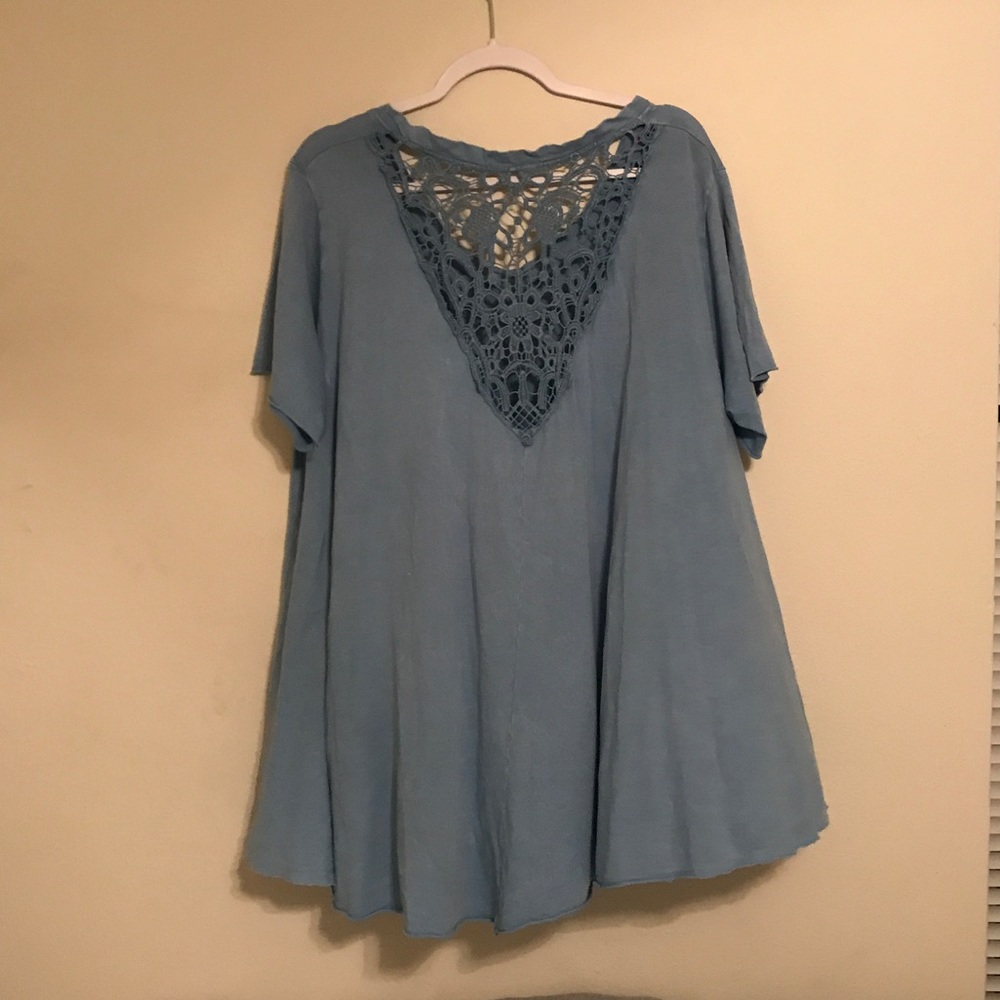 Altar' state lace back tunic